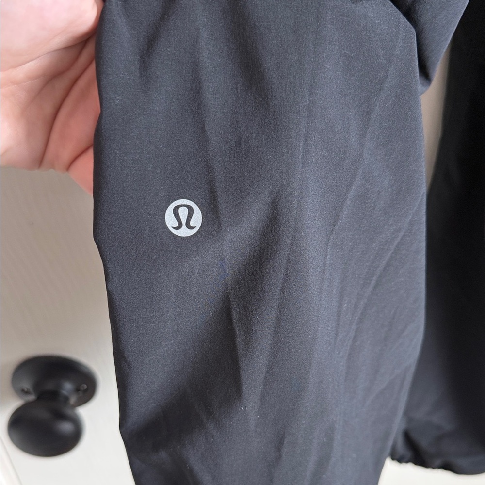 Lululemon pants - Picture 4 of 5